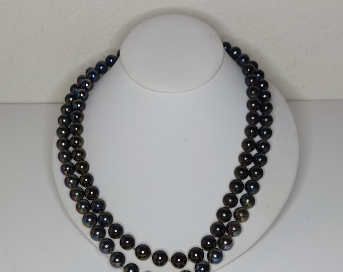 Vintage Made in Hungary Dark Gray Iridized Faux Pearl Long Beaded Necklace D-1-55