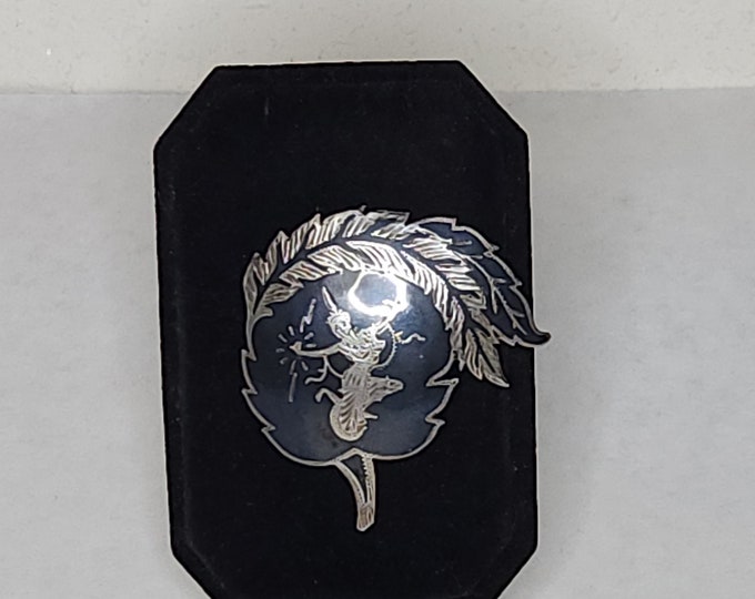 Vintage Siam Signed Sterling Niello Feather with Lightning Goddess Brooch Pin B-8-54