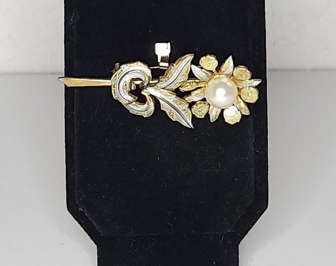 Vintage Spain Marked Gold Tone and White Damascene Flower Brooch Pin with Faux Pearl B-3-16