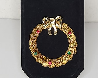 Vintage Gold Tone Wire Wreath Brooch Pin with Rhinestones C-5-69