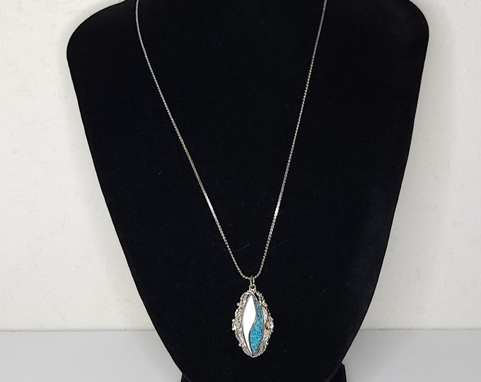 Vintage Silver Tone, Turquoise Chip and White Enamel Oval Pendant Necklace D-1-65