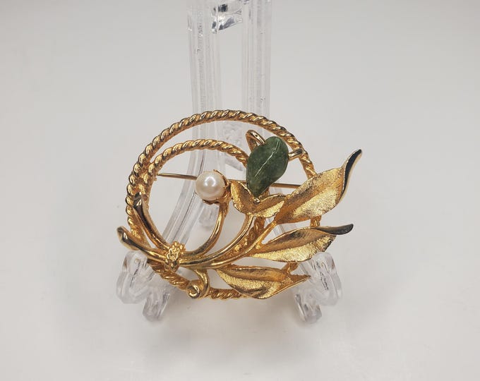 Vintage Sarah Coventry Signed Stone and Faux Pearl Floral Wreath Brooch D-6-22