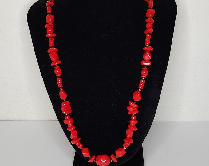 Vintage Red Plastic Faux Stone Chip Beaded Necklace C-7-97