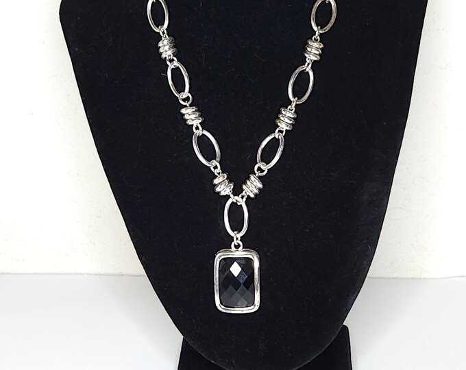Vintage Silver Tone Oval Links Necklace with Rectangular Faceted Black Pendant C-2-30