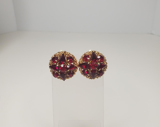 Vintage Gold-Tone Filigree and Red Rhinestone Clip-On Earrings D-6-8
