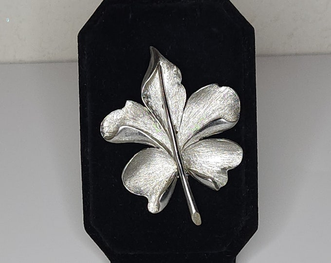 Vintage Silver Tone Textured Leaf Brooch Pin B-9-22