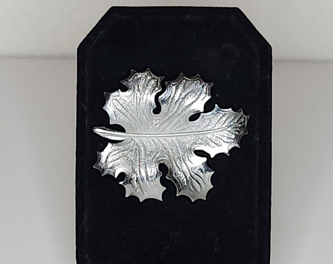 Vintage Giovanni Signed Silver Tone Leaf Brooch Pin A-2-3