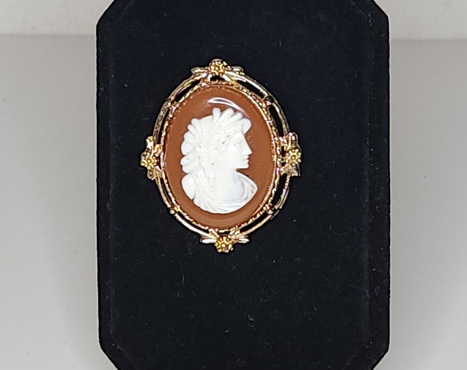 Vintage Woman Cameo with Gold Tone Floral Border Brooch Pin A-8-23