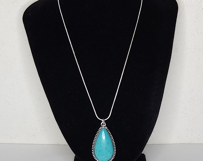 Vintage Silver Tone and Turquoise Real Stone Teardrop Pendant Necklace C-6-55