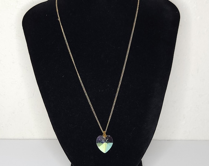 Vintage Faceted Iridescent Glass Heart Pendant on Gold Tone Chain Necklace D-1-71