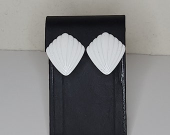 Vintage Napier Signed Gold Tone and White Enamel Seashell Shaped Clip-On Earrings C-8-97
