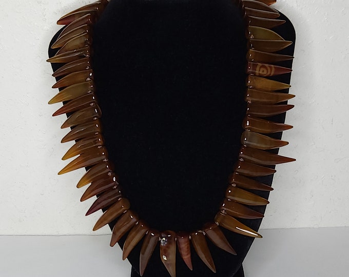 Vintage Dyed Agate Tribal "Tooth" "Fang" One of a Kind Necklace C-6-9