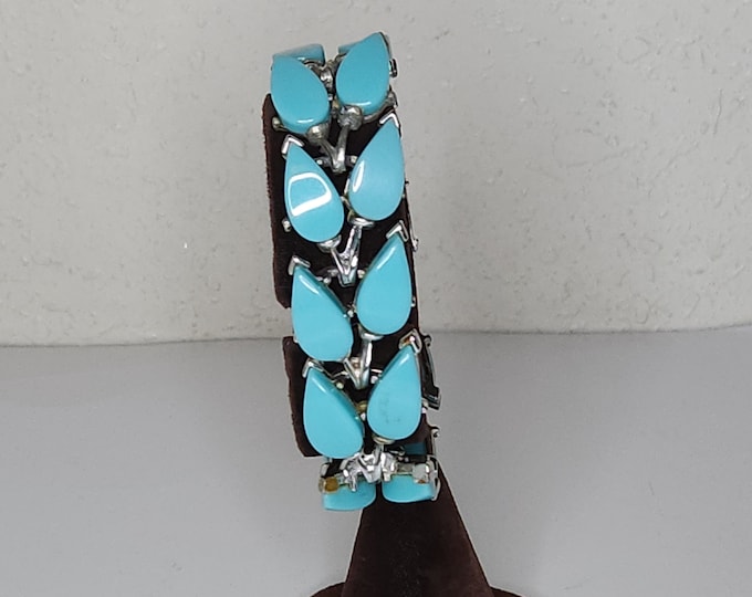 Vintage Turquoise Color Thermoset Leaves in Silver Tone Link Bracelet C-2-1