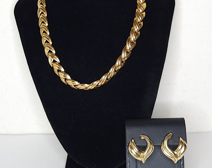 Vintage Krementz Signed Gold Tone Abstract V Shaped Link Necklace and Matching Earrings Set C-9-20