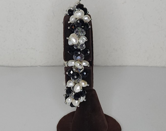 Vintage Real Pearl and Crystal Black and White Beaded Cha Cha Bracelet C-5-96