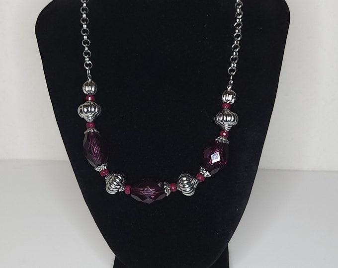 Vintage Silver Tone and Faceted Purple Beaded Necklace A-8-39