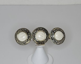Vintage Silver Tone and White Plastic Circles Hair Barrette / Clip D-2-72