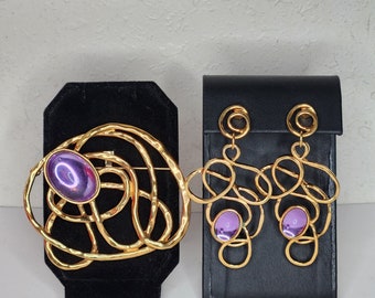 Vintage Avon Signed Golden Web Gold Tone and Purple Cabochon Large Brooch and Dangle Earrings Set D-4-29