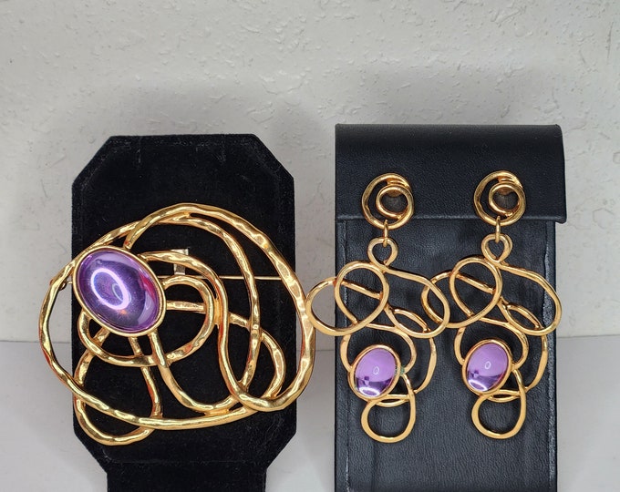 Vintage Avon Signed Golden Web Gold Tone and Purple Cabochon Large Brooch and Dangle Earrings Set D-4-29