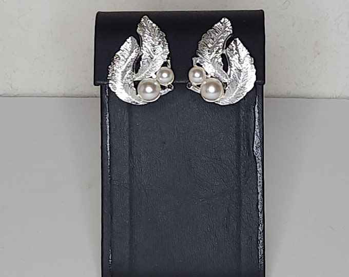 Vintage Sarah Coventry Signed Silver Tone Leaves and Faux Pearls Clip-On Earrings C-8-3