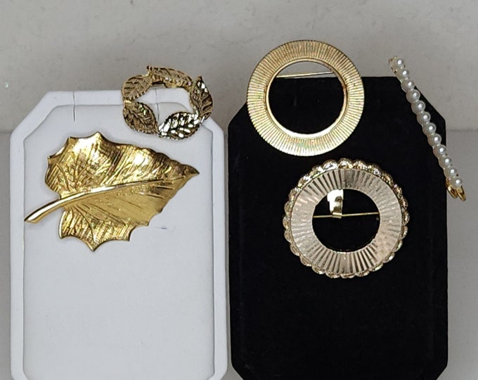 Vintage Gerry's Marked Gold Tone Leaves Ring Brooch with Four Unmarked Gold Tone Brooches B-4-33