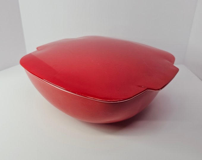 Vintage MCM Pyrex 515-B and 516-C, 1 1/2 Qt Coverered Hostess Dish Bowl Primary Red