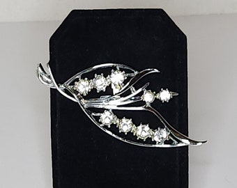 Vintage Silver Tone Twisted Leaves Brooch Pin with Clear Rhinestones A-7-76