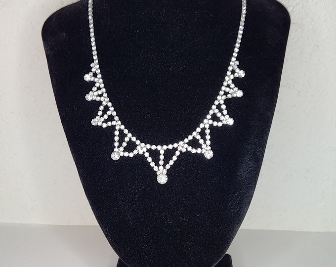 Vintage Silver Tone and Clear Rhinestone Triangle Cup Chain Necklace D-4-52