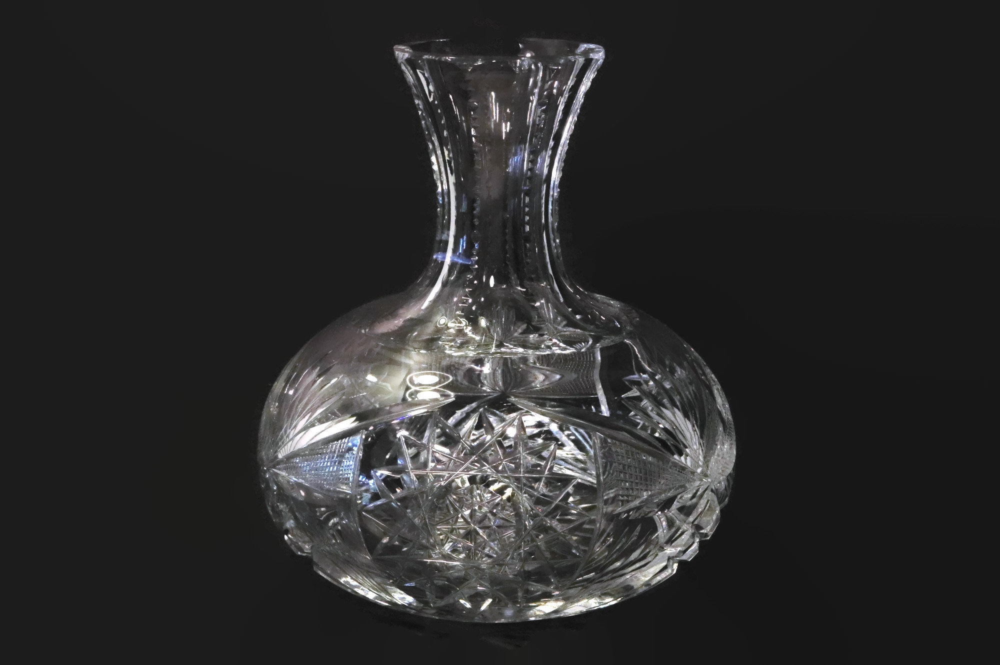 American Brilliant Carafe Decanter with Notched Neck, Large Pinwheels