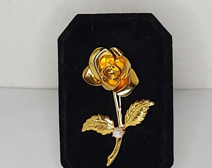 Vintage Gold Tone Rose Flower Brooch Pin with Faux Pearl C-6-84