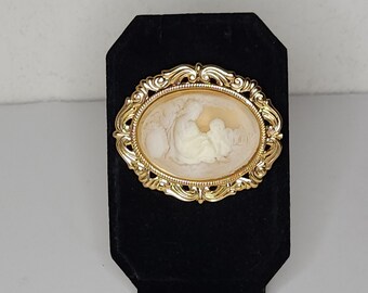 Vintage Jane Davis Signed Golden Woman with Child Oval Cameo Brooch Pin C-9-63