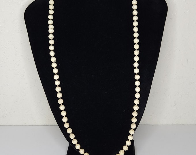 Vintage Beige Plastic Floral Beaded Necklace D-1-57