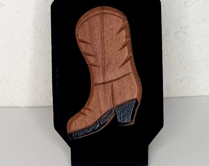 Vintage Artist Signed Wooden Cowboy Boot Brooch Pin D-3-92