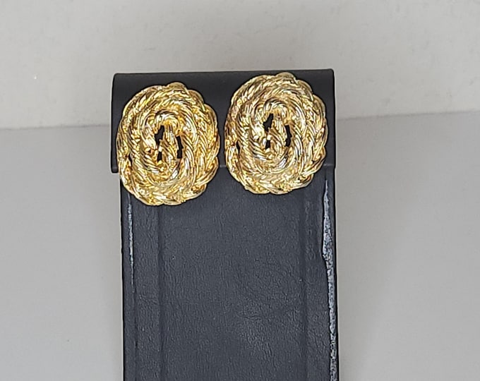 Vintage Gold Tone Twisted Rope Dome Clip-On Earrings B-6-24