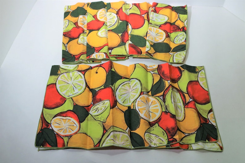 6 Vintage Bright and Bold Citrus Mixed Fruit Cotton Dinner Napkins