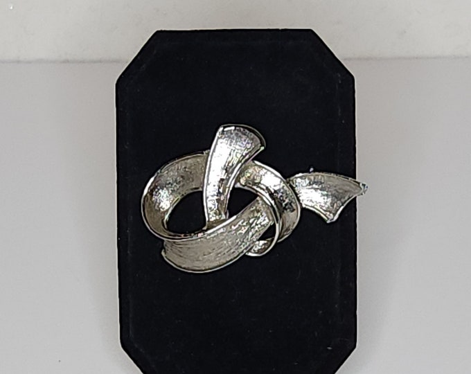Vintage Silver Tone Ribbon Knot Brooch Pin A-6-16