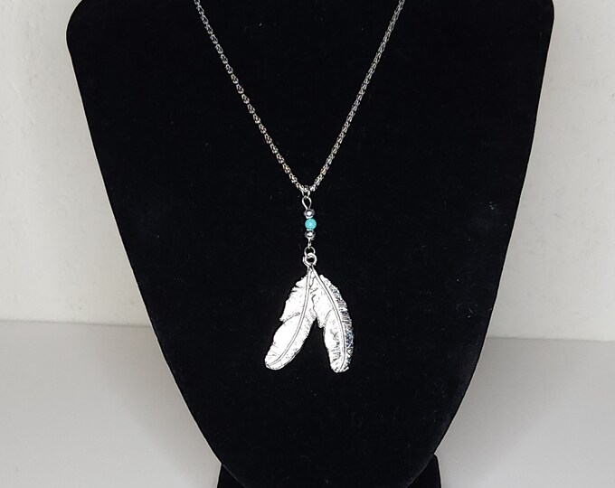 Vintage Silver Tone Two Feather Necklace 18 Inch A-4-41