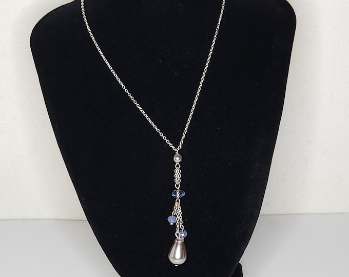 Vintage Avon NWT Marked Silver Tone Y-Shaped Necklace with Lavender Plastic Beads and Silver Tone Teardrop Bead B-9-13
