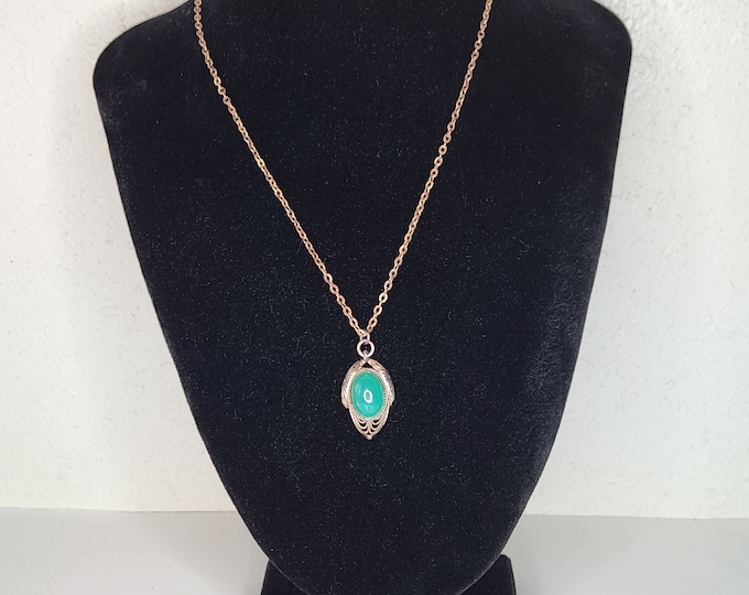 Vintage Gold Tone Filigree Leaf Pendant with Green Glass Oval Necklace D-4-89