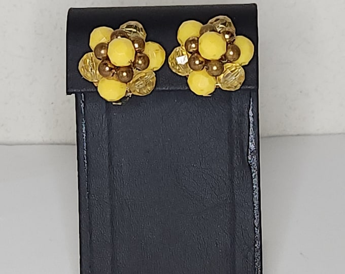 Vintage Yellow Translucent, Opaque and Gold Tone Bead Cluster Clip-On Earrings C-6-81