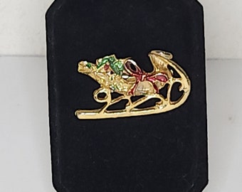 Vintage Gold Tone Christmas Sleigh Brooch Pin C-5-64
