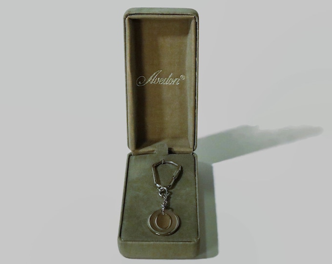 Vintage Avedon Sterling Silver Engravable Oval Keychain in Original Velveteen Box