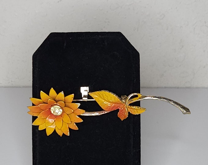 Vintage Gold Tone Flower Brooch Pin with Yellow and Orange Ombre Enamel B-9-50