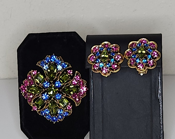 Vintage Czech Art Glass and Gold Tone Flower Brooch Pin and Clip-On Earrings Set C-8-56