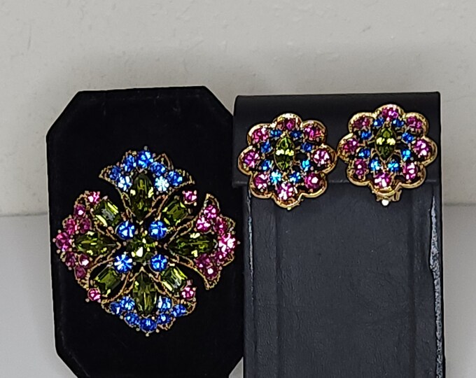 Vintage Czech Art Glass and Gold Tone Flower Brooch Pin and Clip-On Earrings Set C-8-56