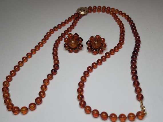 Vintage Orange Beaded Necklace and Clip-On Earrin… - image 3