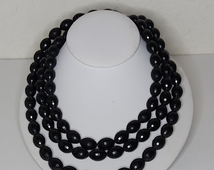 Vintage Flapper / Rope Length Black Faceted Oval Plastic Beaded Necklace B-9-93