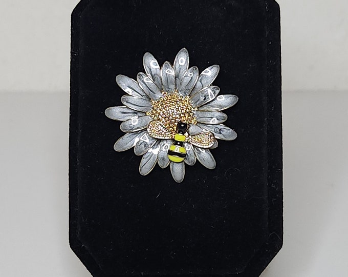 Vintage Gold Tone and Gray Enamel Daisy with Bee Brooch Pin A-7-28-JM