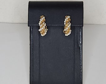 vintage Boucles d'oreilles clip C-6-36 en corde dorée avec fausses perles signées Napier
