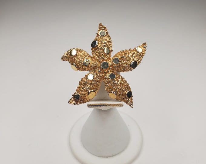 Coro Gold-Tone Starfish Brooch D-6-17